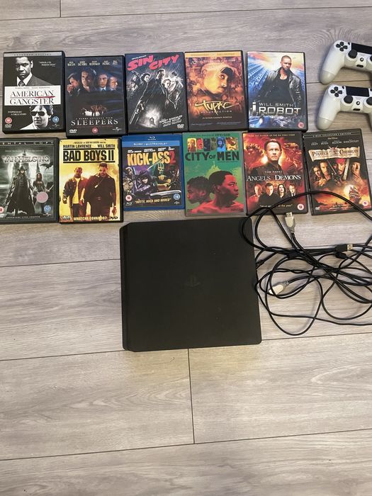 vand play station 4 slim