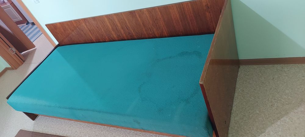 Продам тахту крепкую