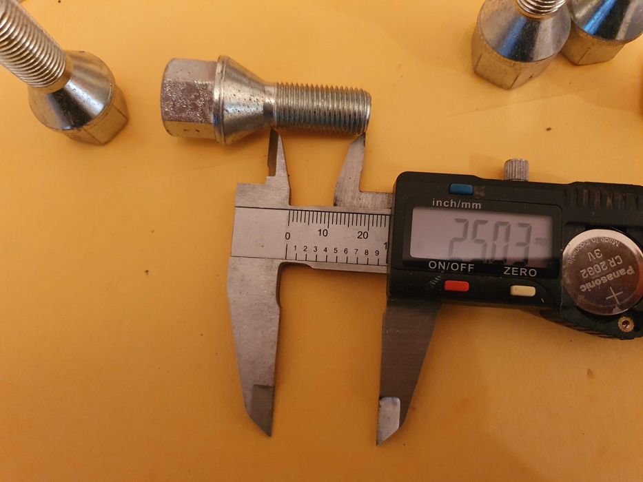 Болтове за алуминиеви и метални джанти USC Italy 10.9