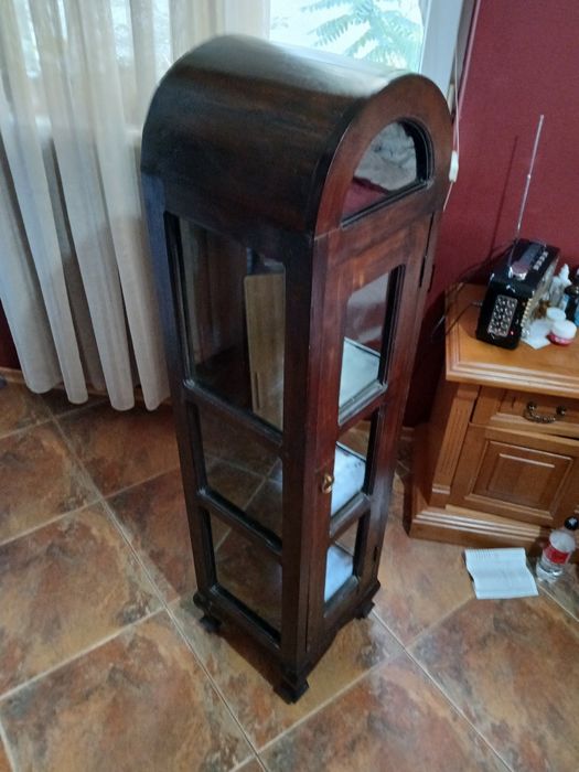 Витрина от дърво, произведена в Тайлан абсолютно запазена,