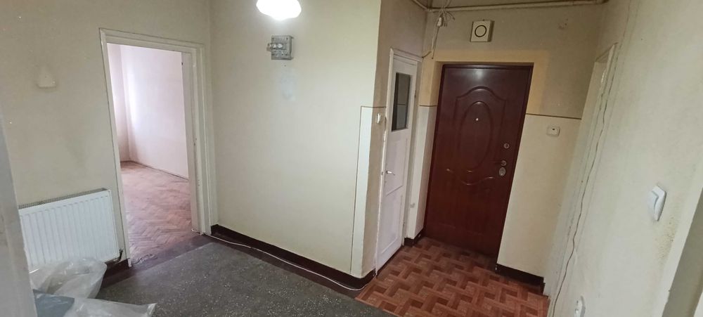 Apartament 2 camere decomandat 45 mp + beci, centrală proprie Câmpia Turzii