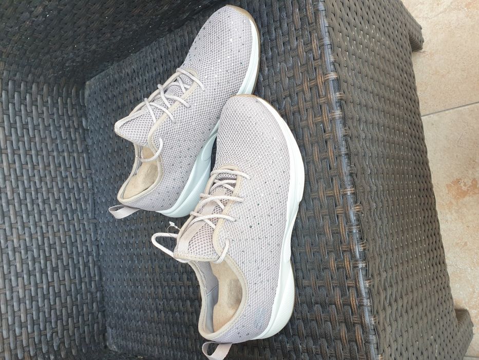 Adidasi Skechers cu strasuri