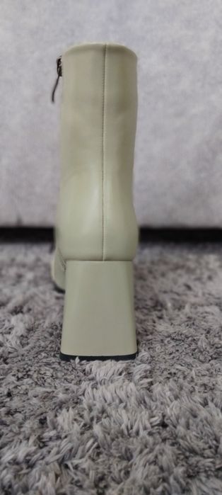 Нови дамски боти в млечно сив цвят-за стилна жена!35,36,37,38,39 разме