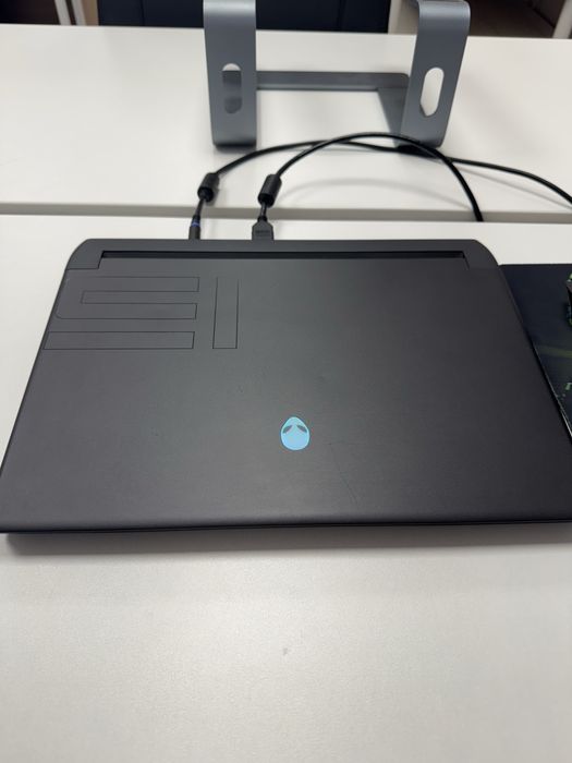 Alienware M15 R6 - 64 RAM, 3070-8GB, 1TB SSD, i7 11800, 165 Hz- Бартер