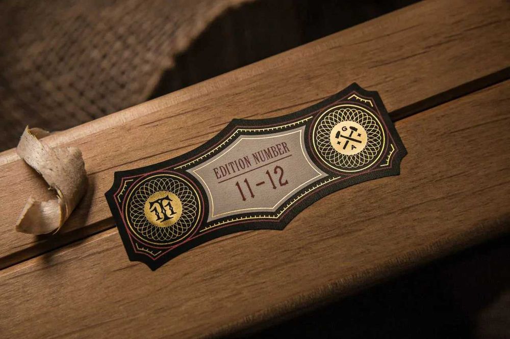 Игральные карты Theory11 Artisan Luxury Edition Wood Box Set! Новые!