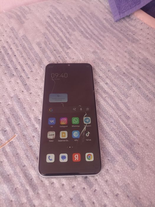 Продам телефон Tecno Spark 8C