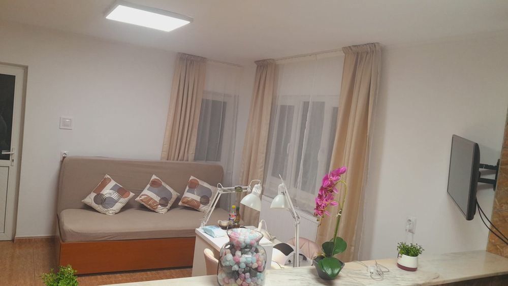 Spațiu pentru de închiriat pentru manichiură și pedichiură !