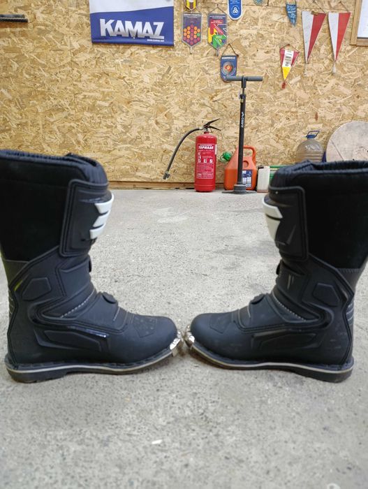 Детски мотокрос ботуши и детска ризница