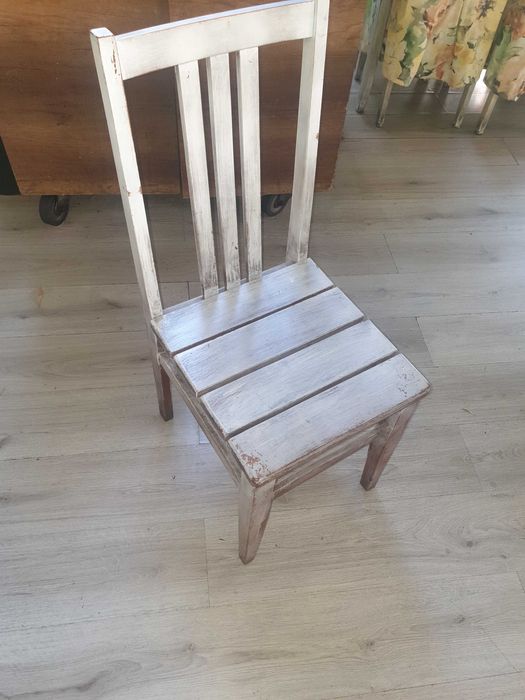 Продавам  столове за ресторант !