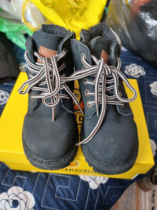 Продам обувь на мальчика.