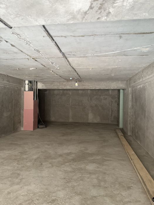 Коммерческое помещение 173 м², ТРК «Seoul Mun», у входа.