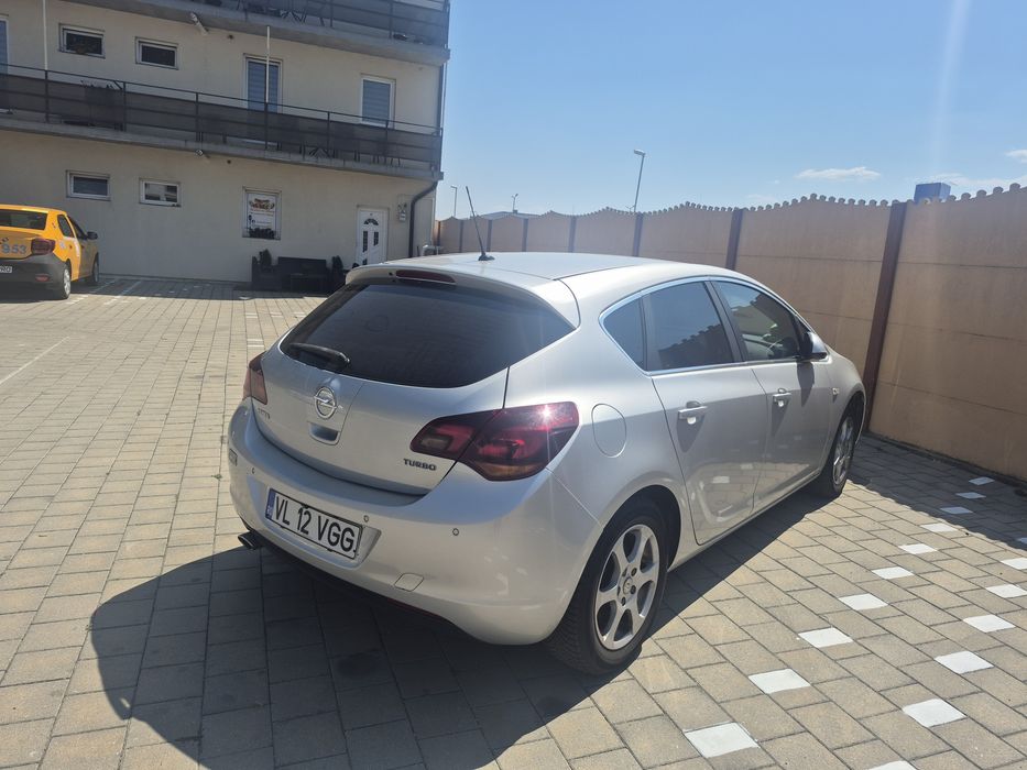 OPEL Astra 2011 — imagine 4