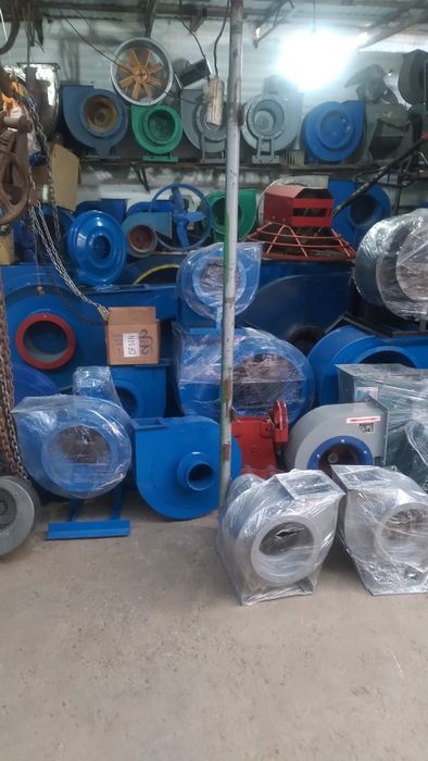 Хар хил вентиляторлар сотилади.