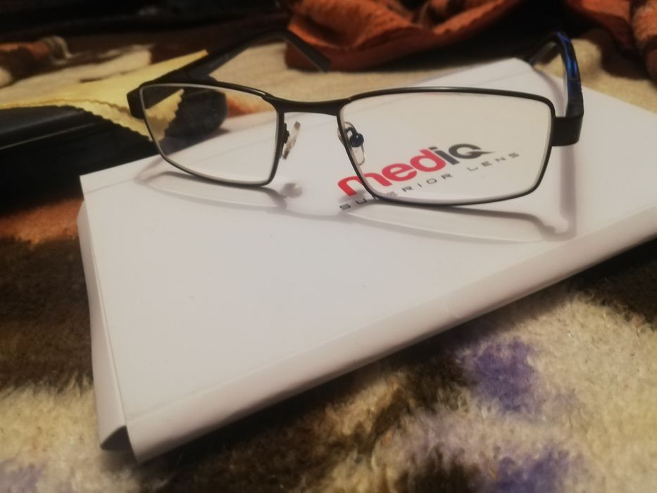 Ochelari de vedere(distanță +aproape) cu toc+batista specială