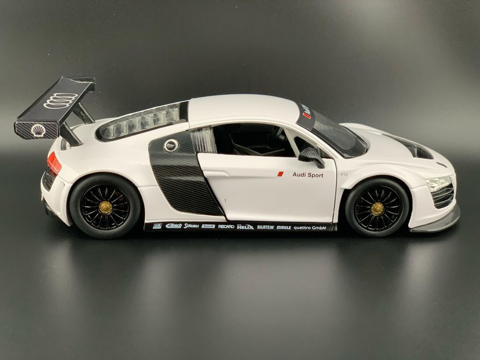 Macheta auto Audi R 8 LMS, Rastar, 1/24