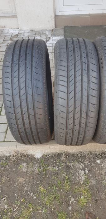 Vand anvelope vară 235 55 18 Bridgestone