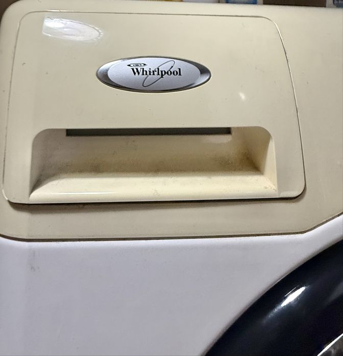 Продавам работеща сушилня Whirlpool AZB 8780 8 кг