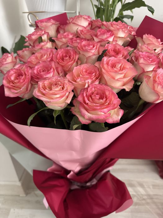 3 разные букета роз