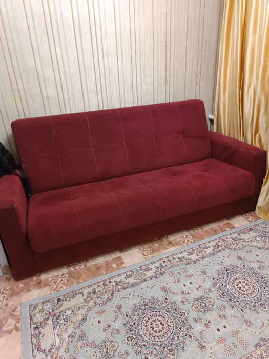 Продам диван цвет бордовый
