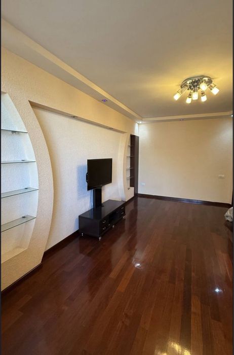 Юнусабадский район, массив Ц-6 Этаж: 4 из 4 Площадь: 60 м²