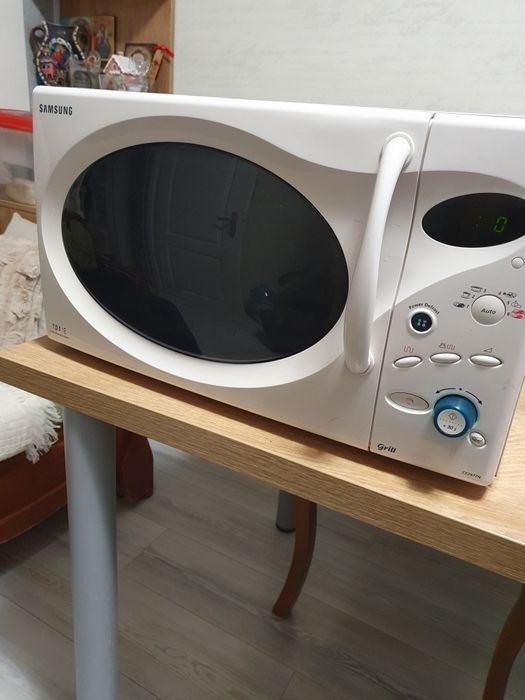 Микровълнова с грил Samsung