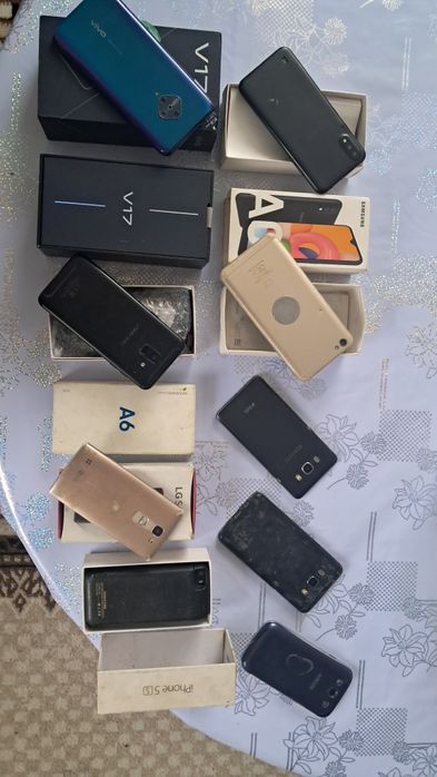 Продам телефоны на запчасти