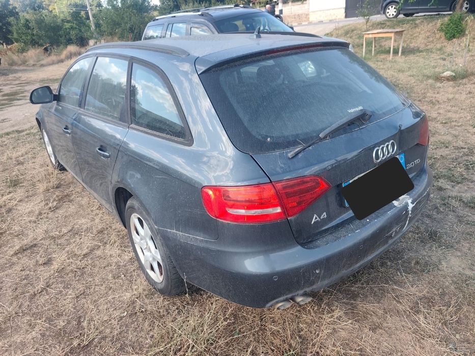 Audi A4 B8 2.0TDI 143k Na chasti