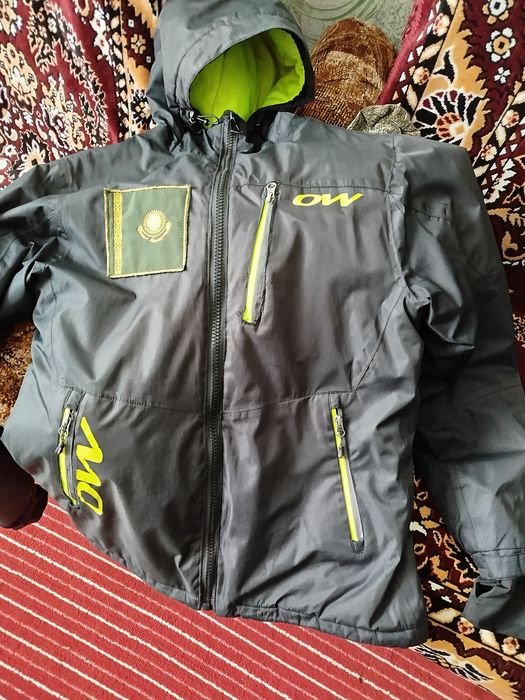 Куртка спортивная