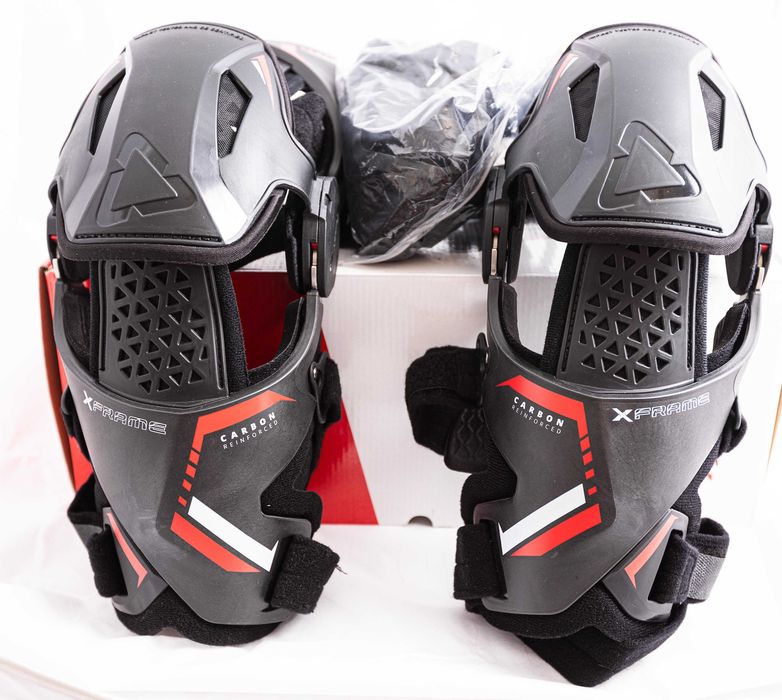 Genunchiere Leatt X-Frame Pro Carbon XXL
