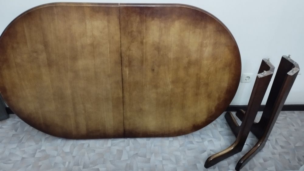 Стол со стульями