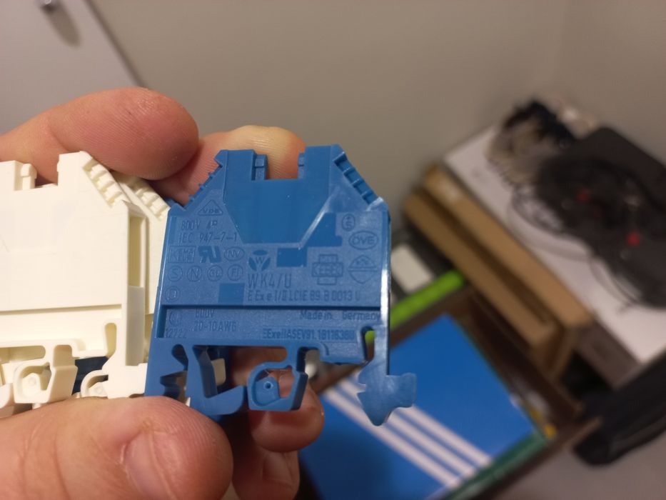 Редови клеми Schneider, Telemecanique  AB1VV435U