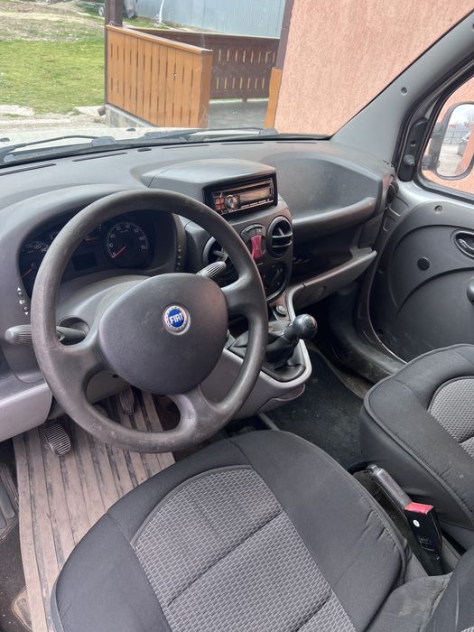 Vând fiat doblo