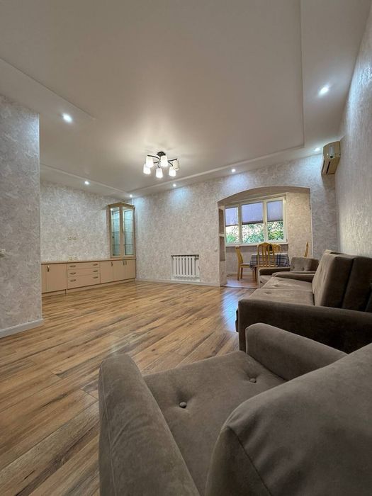 3/3/4 Генерала Петрова, Овир , 77 серия кирпич 75м2 мебель техника