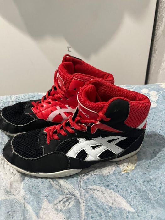 Продается борцовки для бокса
Кызыл Asics разме