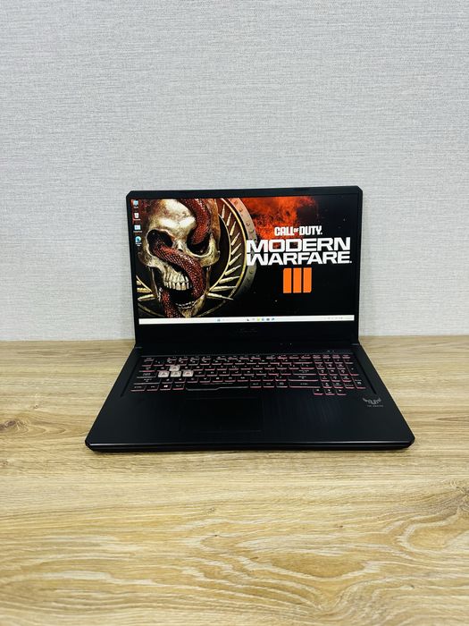 ASUS TUF Ryzen 5-8 Ядер+GTX1650, Большой 17,3 Экран
