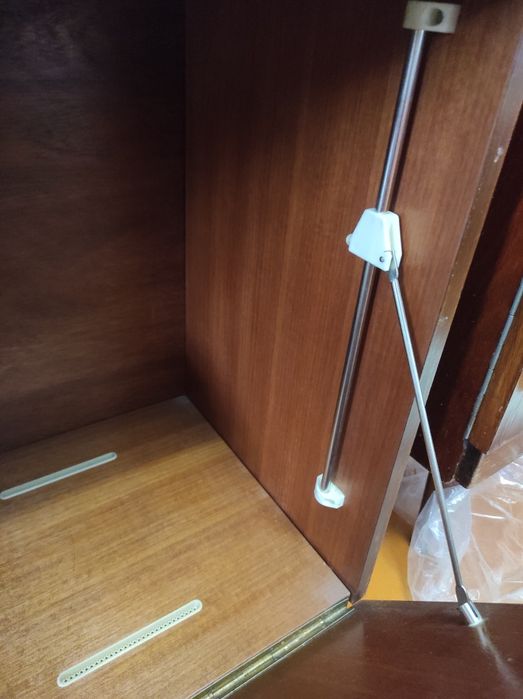 Продам советские сервант и комод