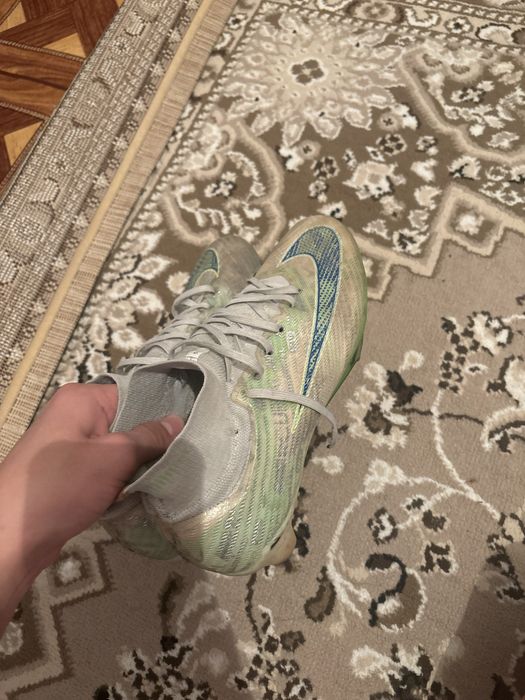 Бутсы сатылады размер 39