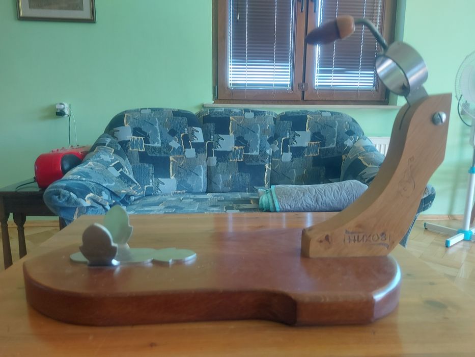 Дървена стойка за хамон