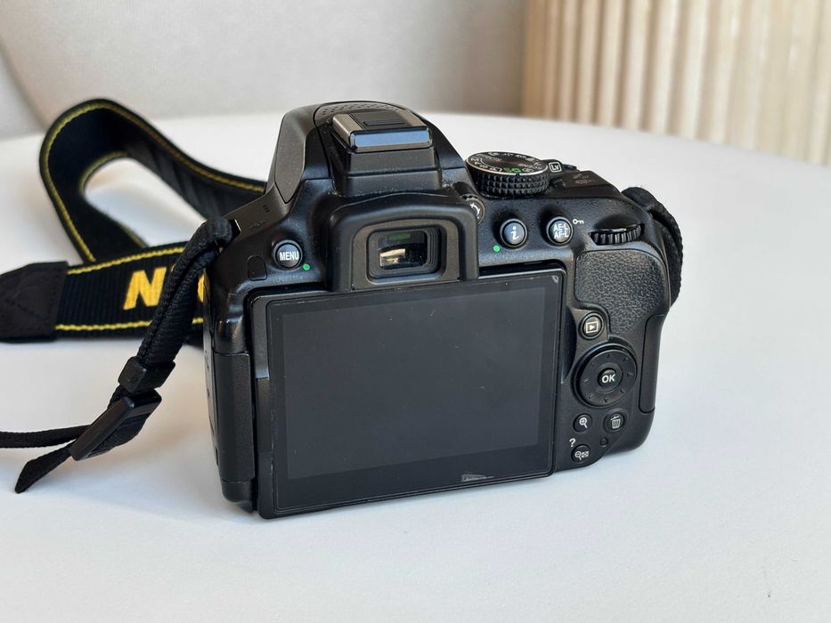 Nikon D5300 + Nikkor 35 1.8 + Nikkor 18-105 + аксесоари