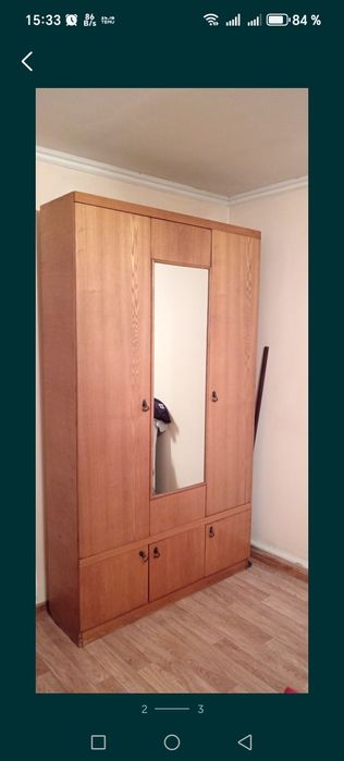 Шкаф для одежды. диван