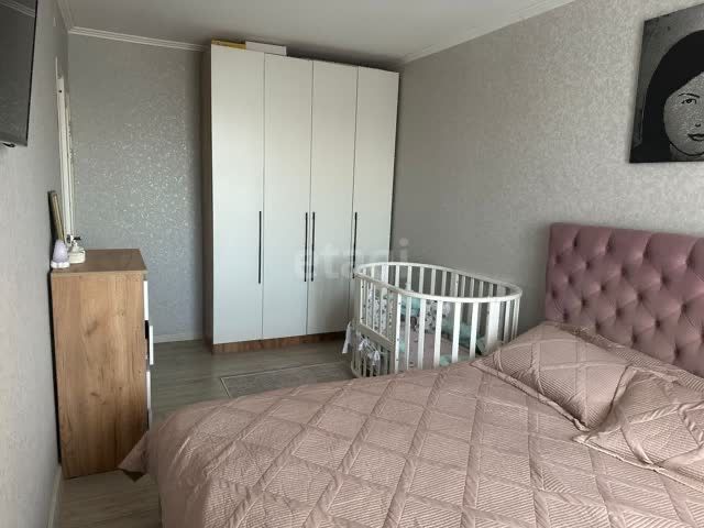 Продам 4 комнатную квартиру