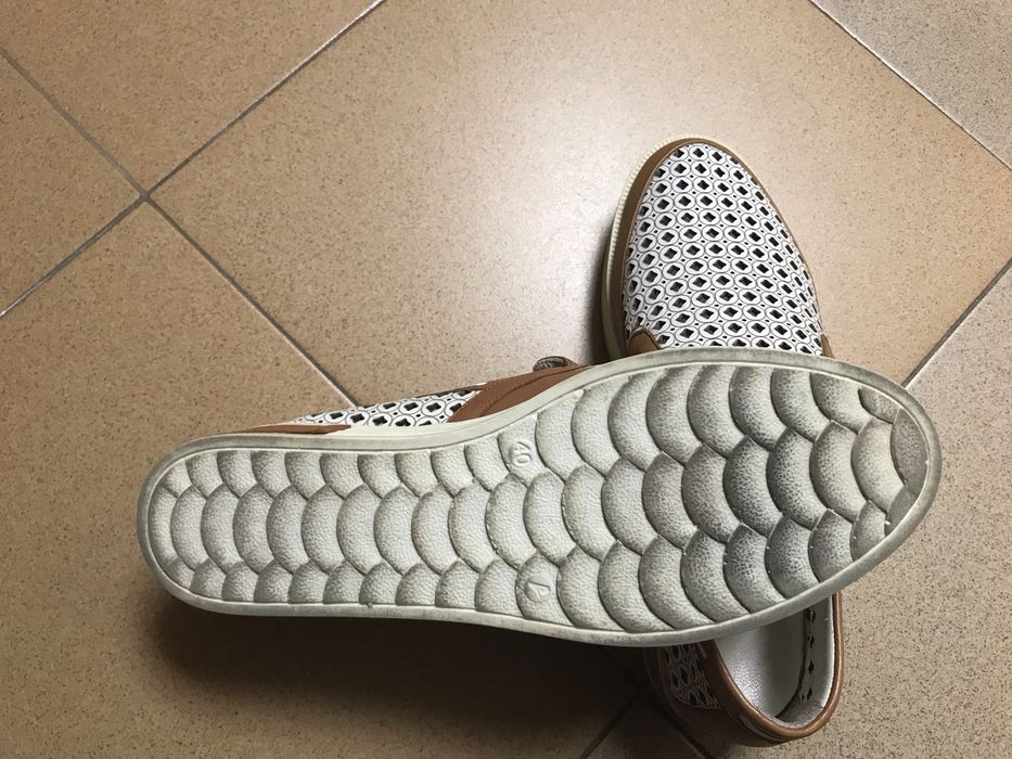 Дамски ежедневни обувки, употребявани незначително