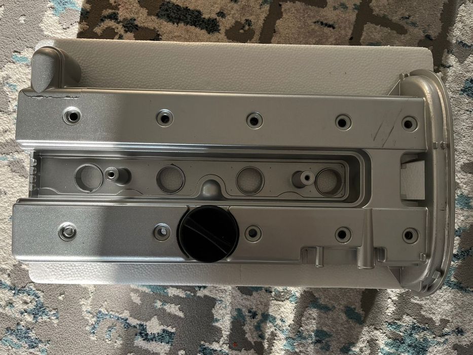 Алюминиевый клапанный крышка