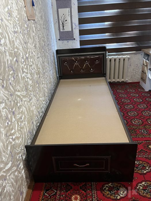 2 та шундай кровать сотилади.