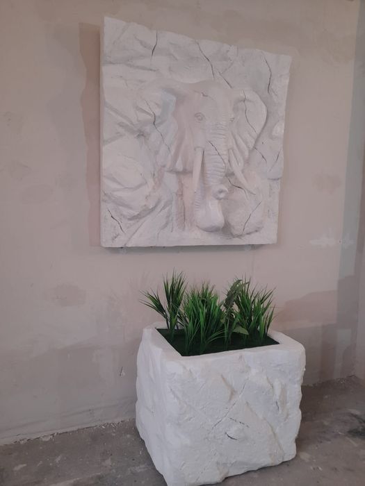 Продаются статуи