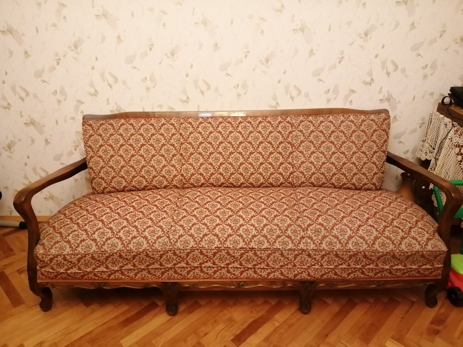 Масивни дървени мебели