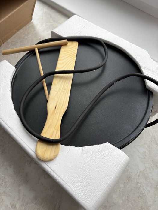 Блинница Maxwell 1000W, новая, диаметр 30 см