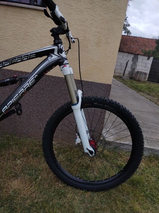 Bicicleta Lapierre Spicy 316 anul 2011 de enduro full suspension