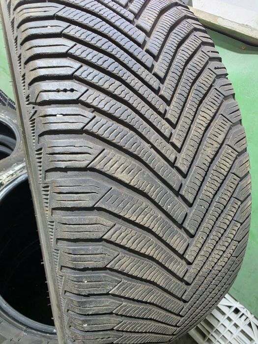 4 бр зимни 225/50/17 Michelin