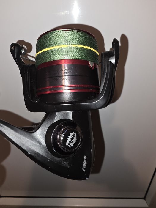 Vand mulinete Penn si diverse lansete.